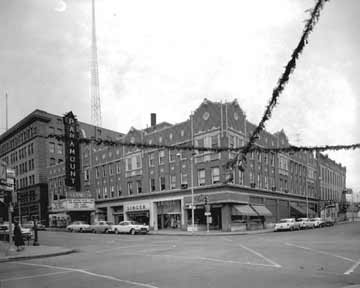 Paramount Theater in Anderson In